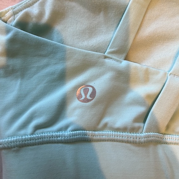 Lululemon sports bra - Picture 3 of 4